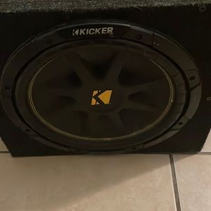 I’m selling this sub and sound stream